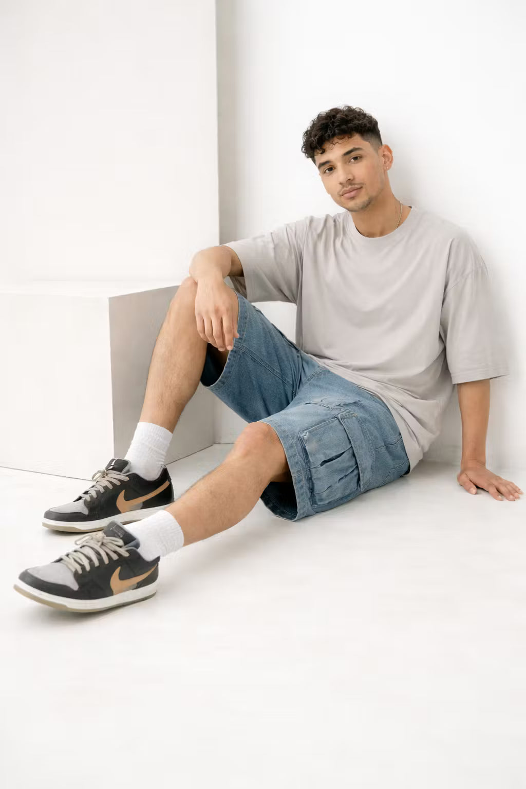 Men's Denim Shorts | Cargo Pockets Relaxed Fit Knee-Length Denim