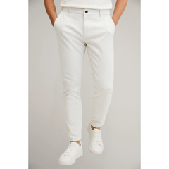 Men's Chino | Slim-Fit Mid-Rise Button Closure